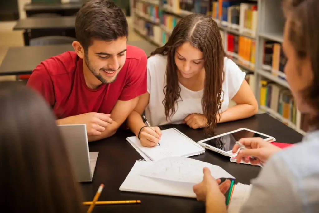 How to Choose the Right College: A Complete Guide After 12th